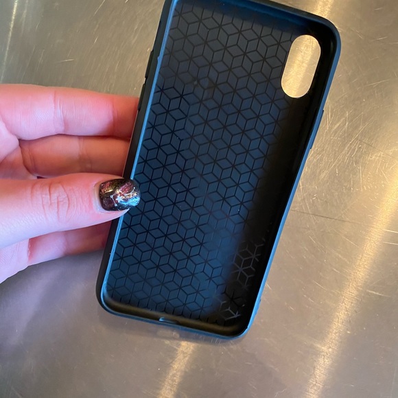 IPhone XS Max Looped Case - Picture 2 of 3